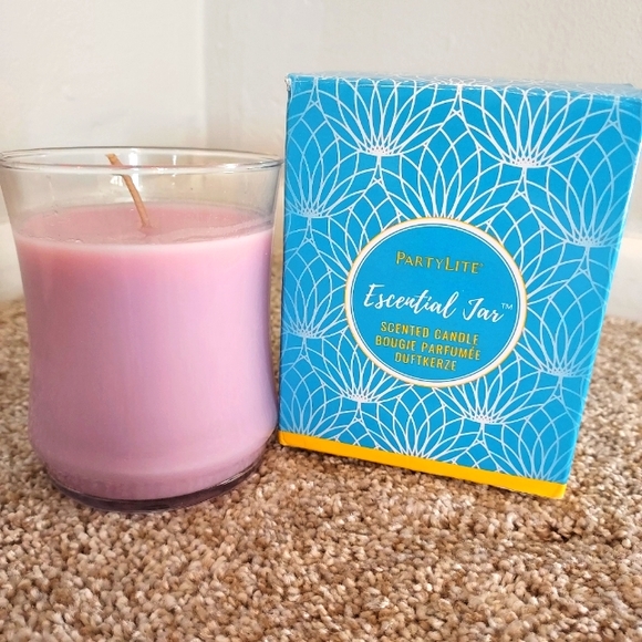 Jar Candle, new in box, Berry Blossom scent